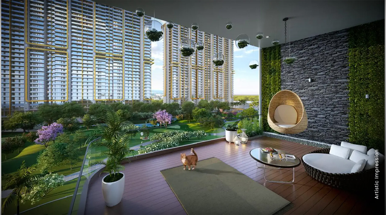 Panoramic Central Vista Balcony